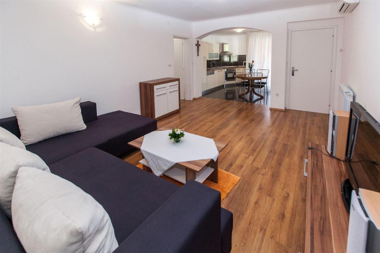 Apartments Carmen Crikvenica Ngoại thất bức ảnh