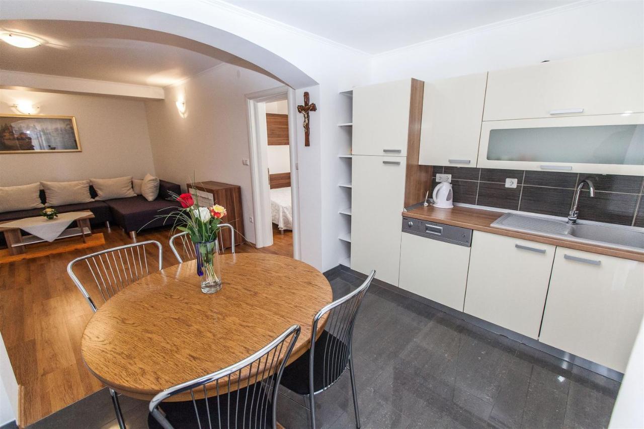 Apartments Carmen Crikvenica Ngoại thất bức ảnh
