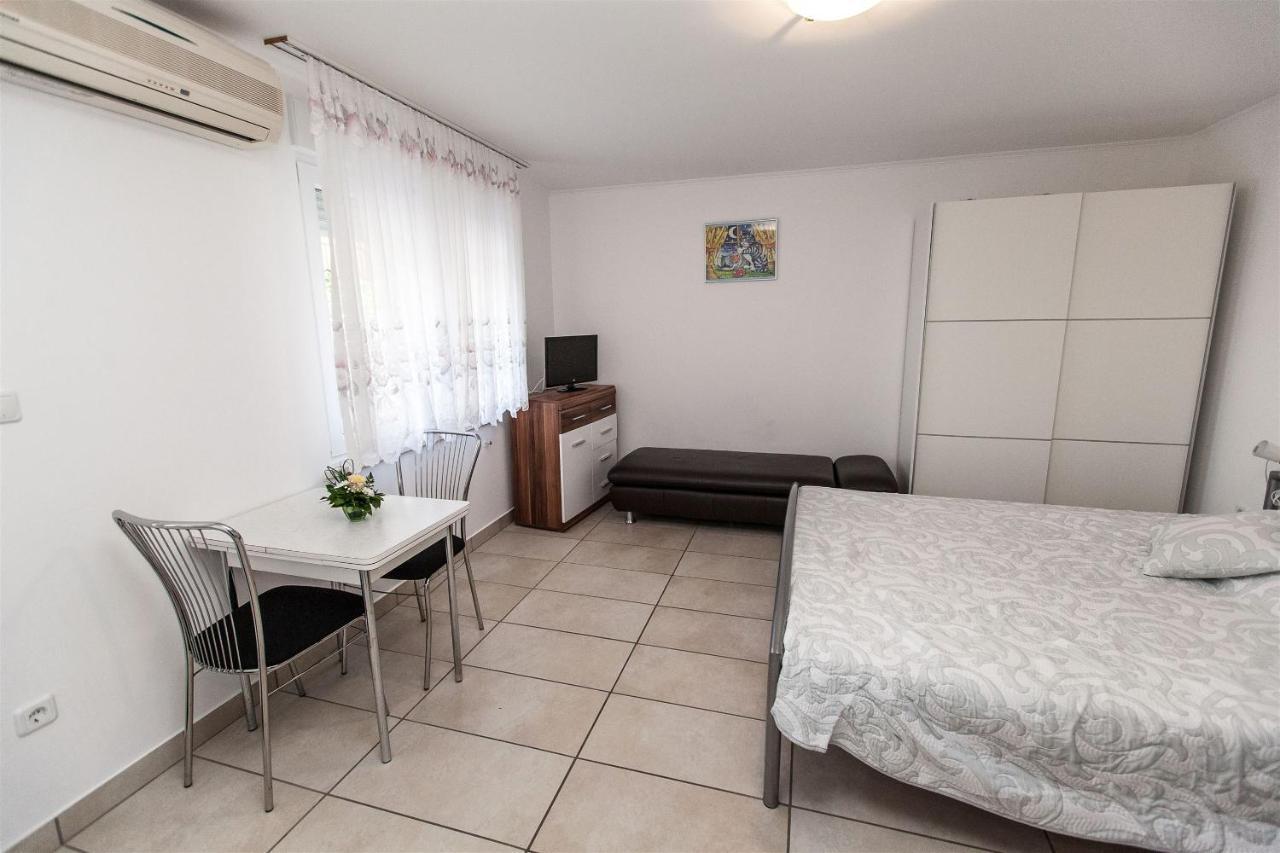 Apartments Carmen Crikvenica Ngoại thất bức ảnh