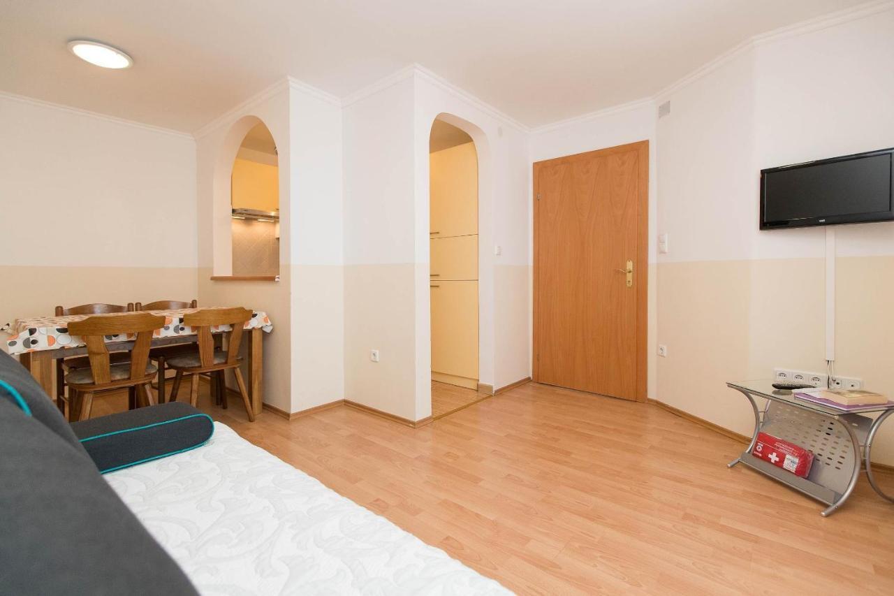 Apartments Carmen Crikvenica Ngoại thất bức ảnh