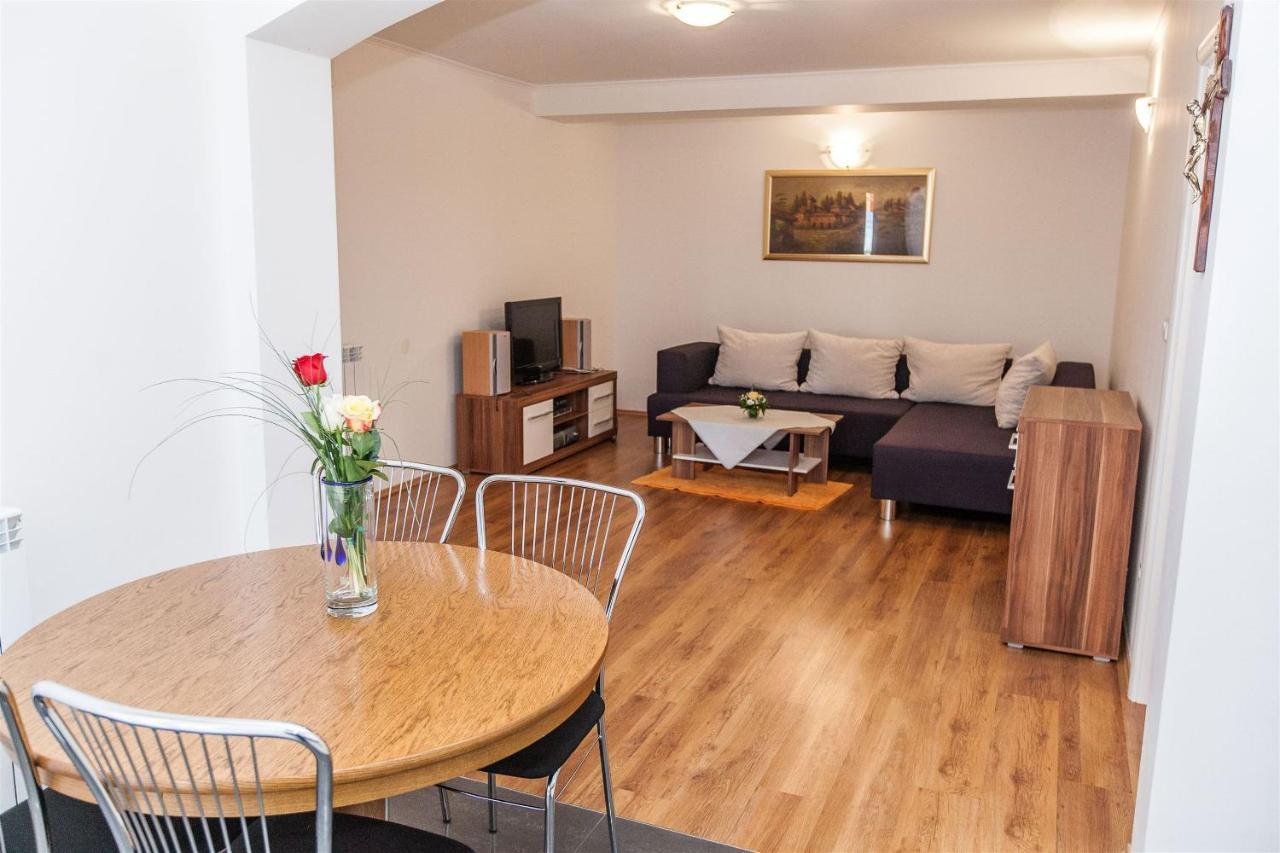 Apartments Carmen Crikvenica Ngoại thất bức ảnh