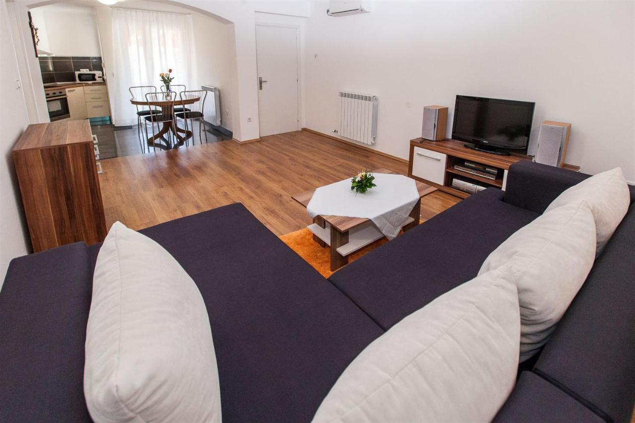 Apartments Carmen Crikvenica Ngoại thất bức ảnh
